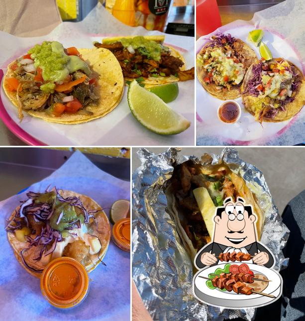 Comida en Tacos 101 and Fruta Libre