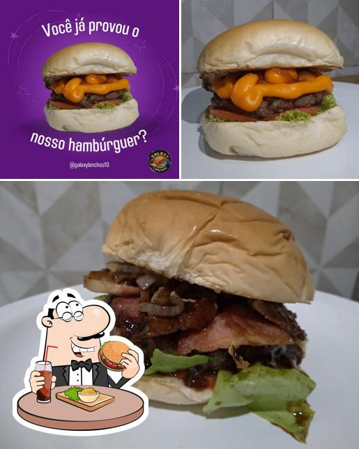 Hambúrguer em Galaxy Lanches