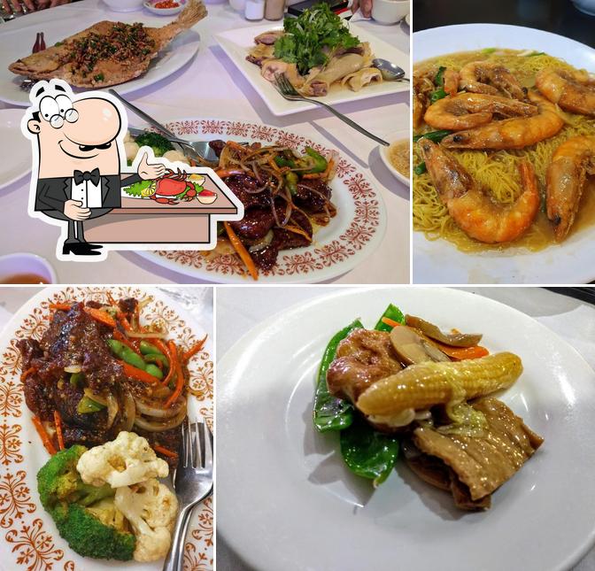 Get seafood at Shangri-La Inn Malaysian & Chinese restaurant
