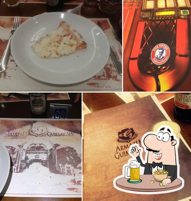 Armazém Guimarães RioMar Recife: Pizza, Massas, Pizzaria, Restaurante Italiano, Delivery, Recife PE serve uma opção de cervejas