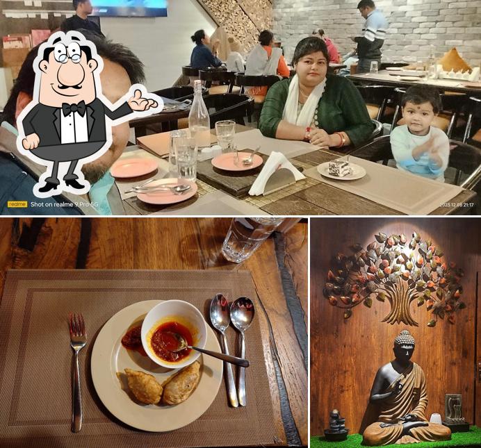 Check out how Yum Chinese looks inside