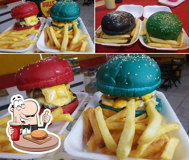 Delicie-se com um hambúrguer no Bulls Burgs