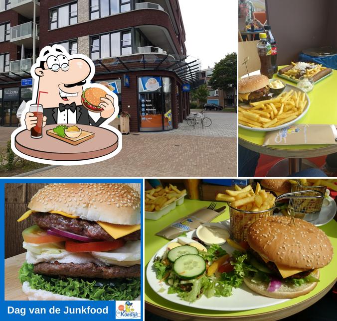 Попробуйте гамбургеры в "Cafetaria Koedijk"