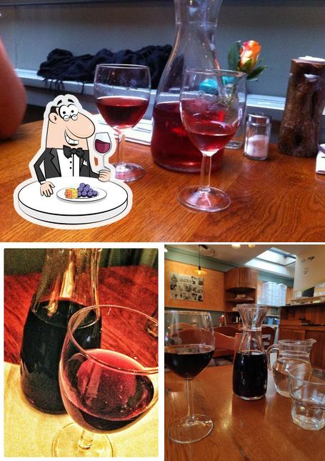 Il est fort sympathique de profiter d'un verre de vin à Osteria Da Vinci