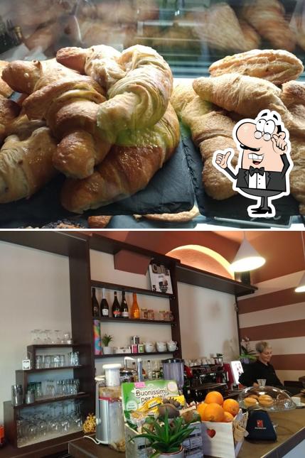 Dai un'occhiata agli interni di Bar Sara (da Mario)