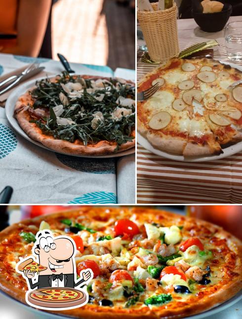 Закажите пиццу в "Osteria del Porto"