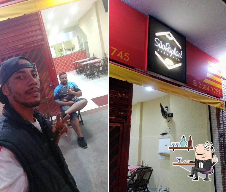 O interior do PIZZARIA SÃO RAPHAEL