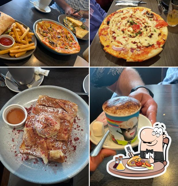 Elige una pizza en The Coffee Club Rotorua