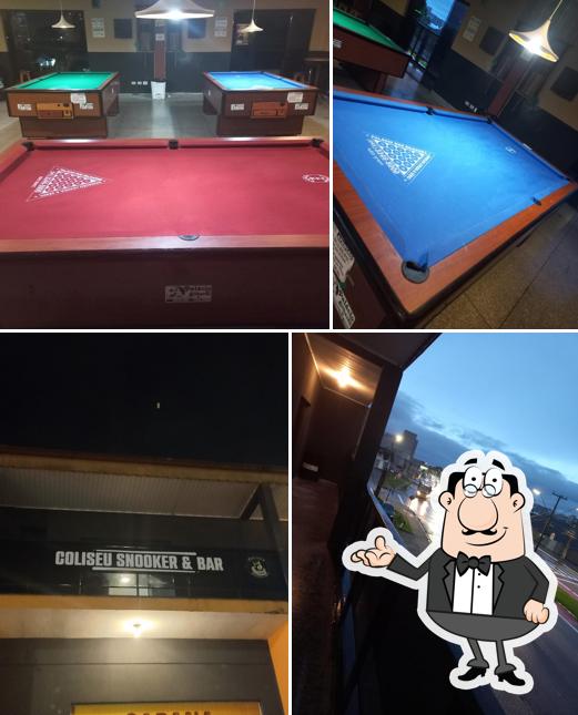 O Coliseu Snooker e Bar se destaca pelo interior e exterior