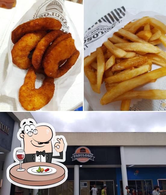 Dê uma olhada a foto ilustrando comida e exterior no Fabuloso Burger - Campo Grande