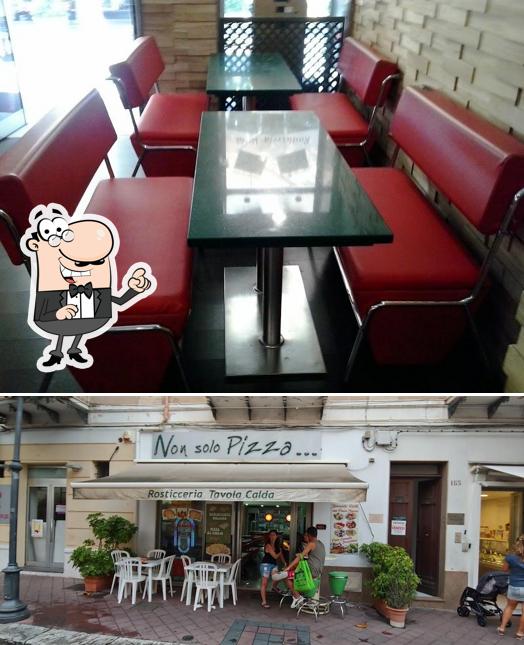 Découvrez l'intérieur de Non Solo Pizza