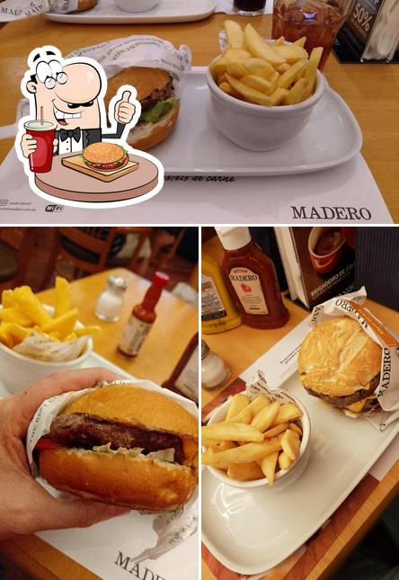 Pide una hamburguesa en Madero Steak House Shopping Recife