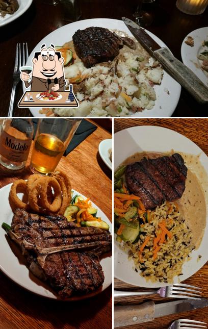Prueba un plato con carne en Hunter Steakhouse - Oceanside