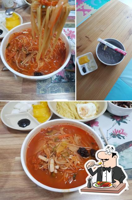 Comida en 한신반점