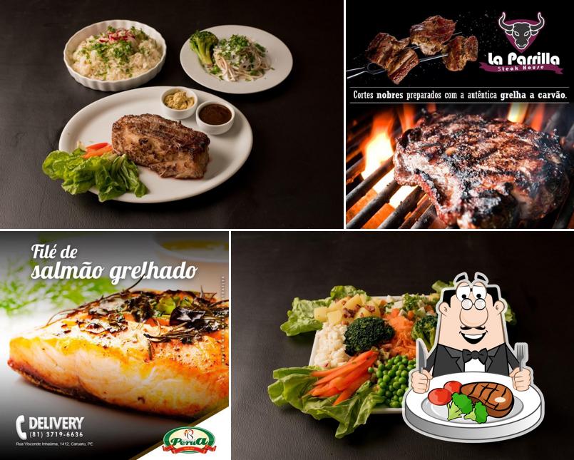 Bife em Restaurante La Parrilla + Delivery