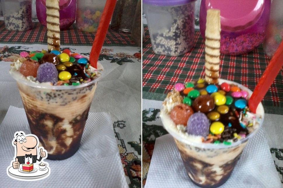 Açai Super Poderoso serve uma seleção de pratos doces