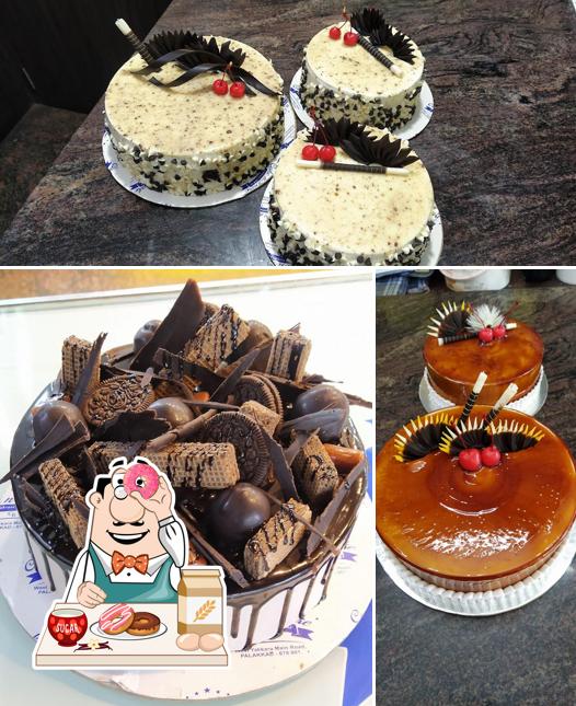 Send Marvelous Blackforest Cake Gifts To palakkad