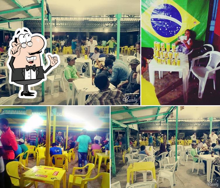 O interior do Bigode Show Bar