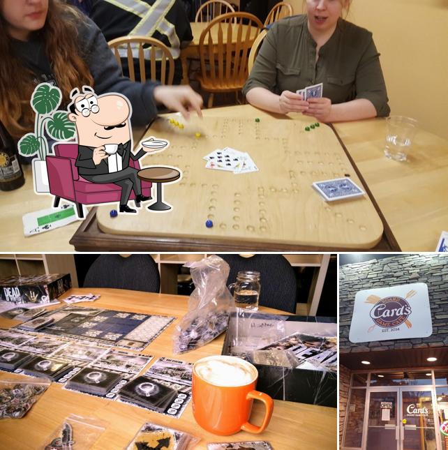 Voici la photo affichant la intérieur et extérieur sur Card's Board Game Café