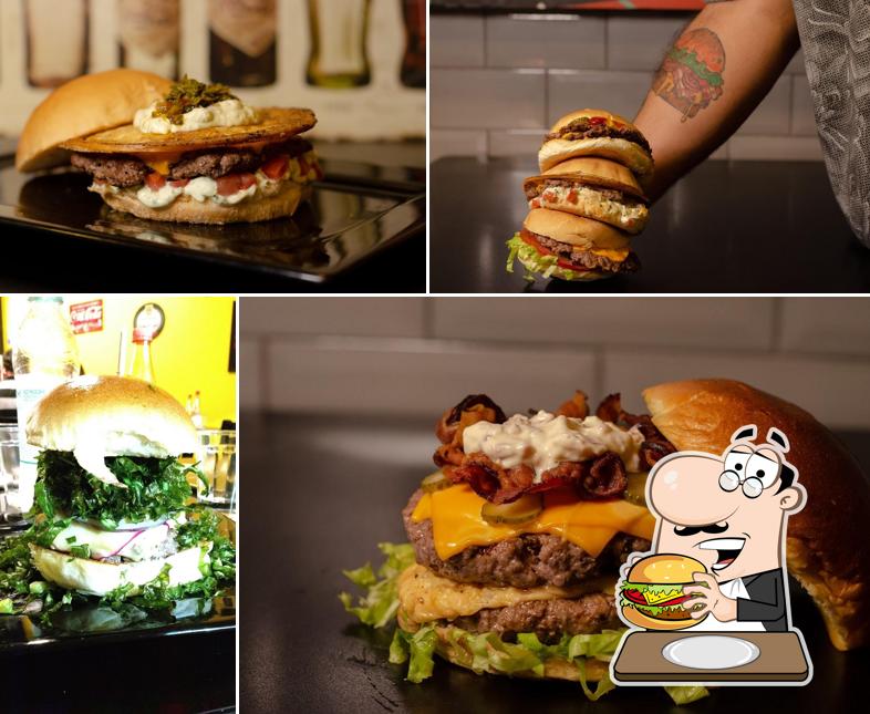 Deguste um dos hambúrgueres oferecidos no Burger Holic
