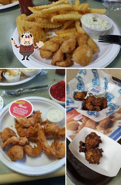 Еда в "Bud's Chicken & Seafood"