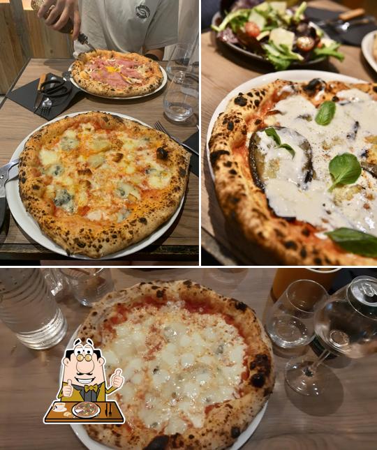 Order pizza at L' Improviste