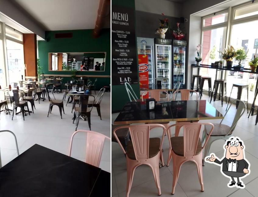 Gli interni di Lab Bistro BAR PASTICCERIA PRANZI VELOCI SINALUNGA