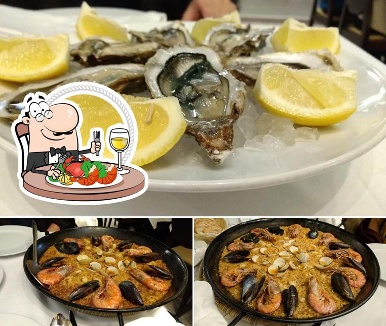 Try out seafood at Gaudim Restaurant
