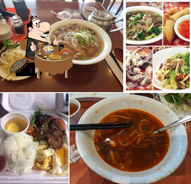 Food at Pho Lien Hung