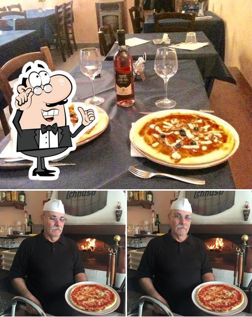 La intérieur et pizza du restaurant