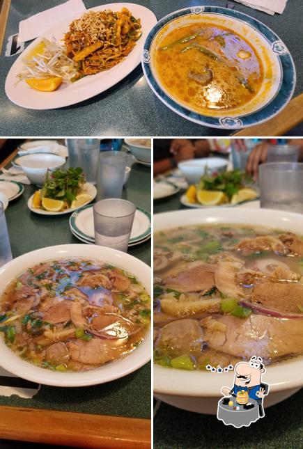 Еда в "Phở Mango Thai & Vietnamese Cuisine"