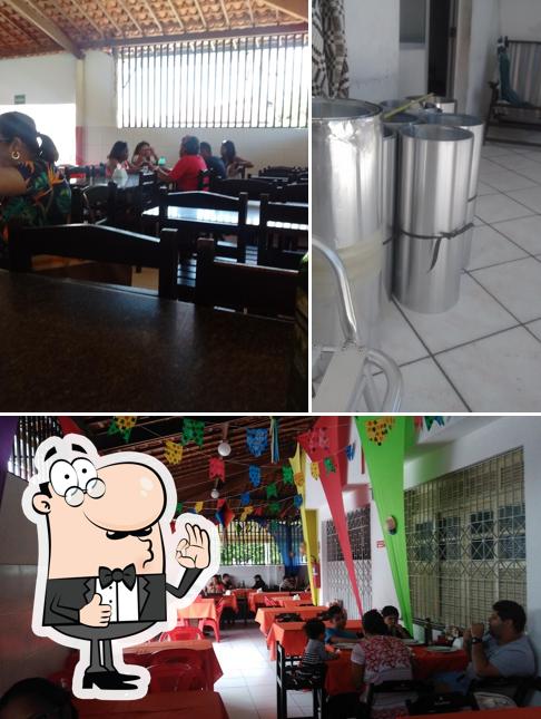 Look at the image of Restaurante e Churrascaria FAZENDINHA