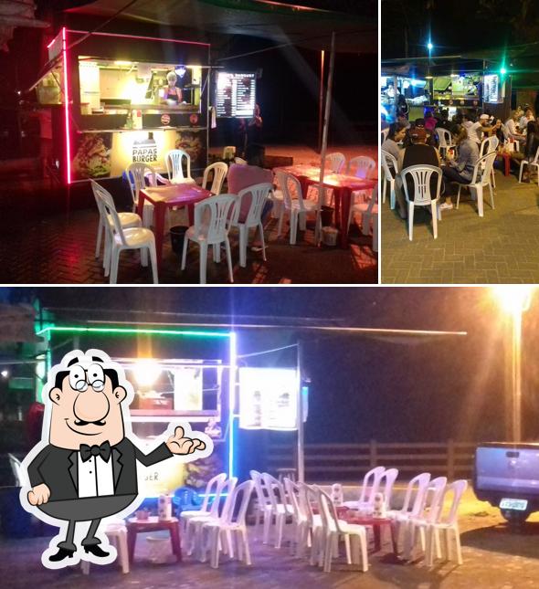 O interior do Papas Burguer