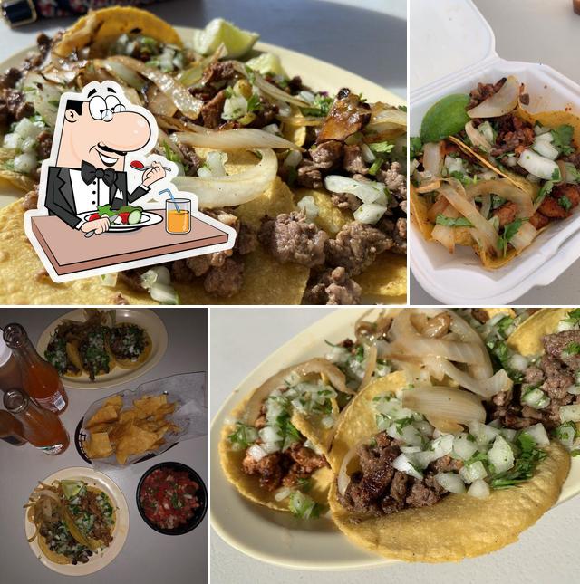 Еда в "Tacos Jalisco"