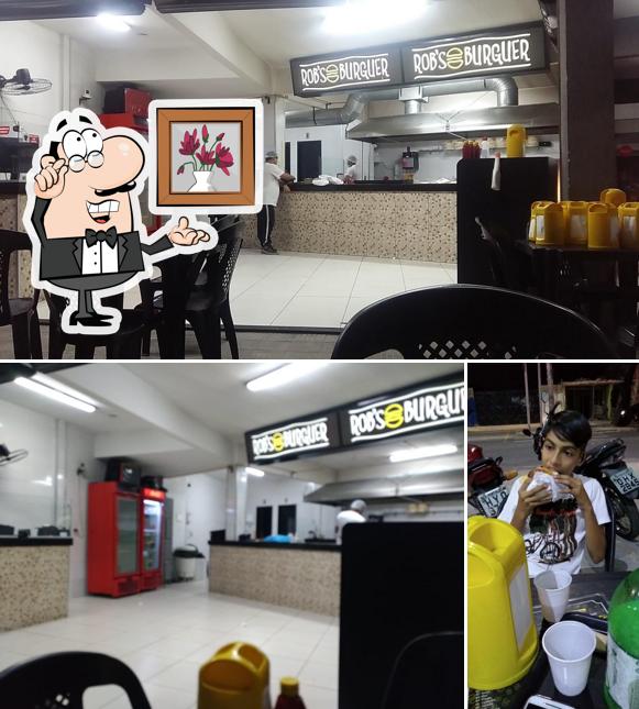 O interior do Rob's Burguer - Messejana