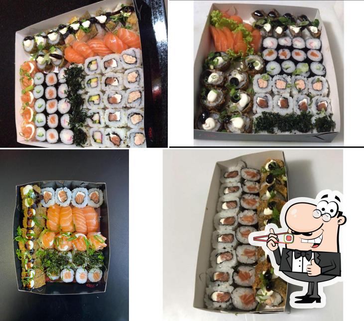 Rolos de sushi são disponibilizados no Nanatsu Sushi - Carapicuíba