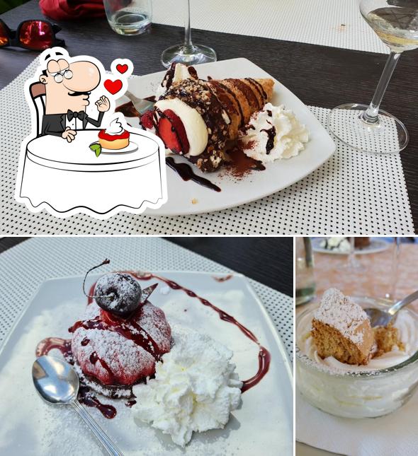 Ristorante dal Pescatore serve un'ampia varietà di dessert