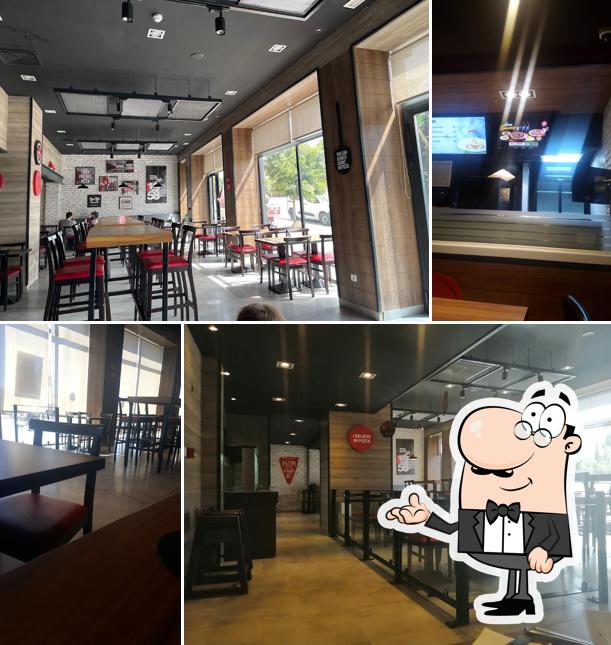 L'intérieur de Pizza Hut