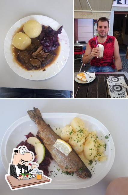 Еда и внутреннее оформление - все это можно увидеть на этом фото из Cafeteria "Zum Pauker" Fam.Richter