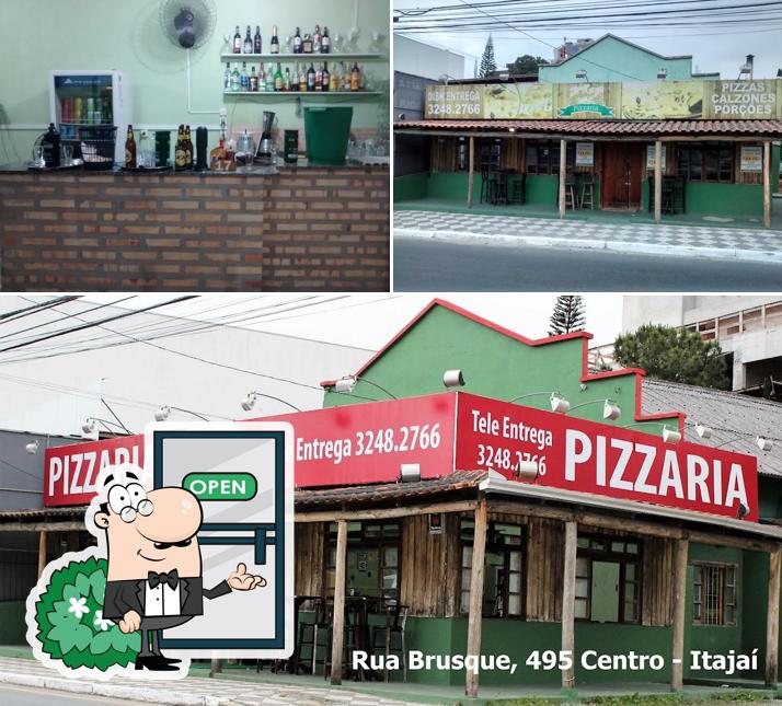 O D'Kaza Pizzaria - Pizzaria em Itajaí se destaca pelo exterior e balcão de bar