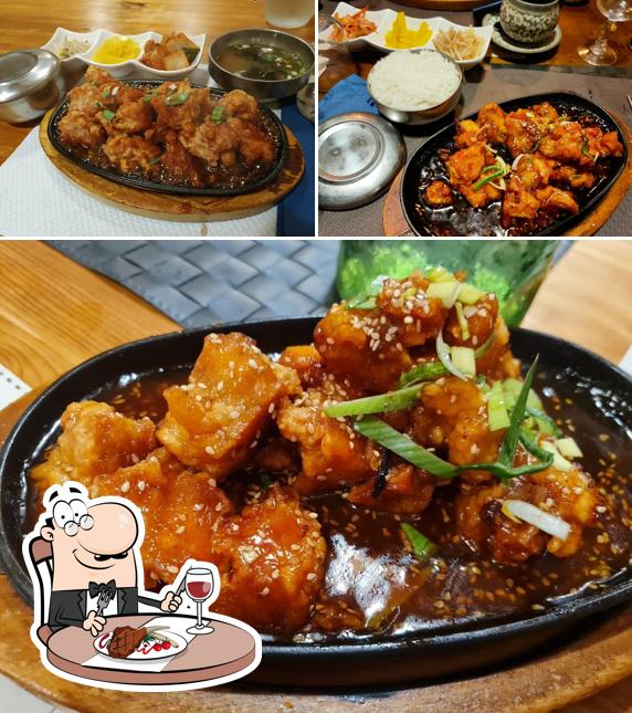 SSAM Restaurant Coréen offers meat dishes