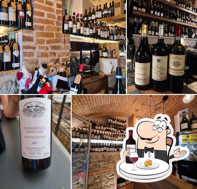 È gradevole bersi un bicchiere di vino a De Gustibus Wine Bar