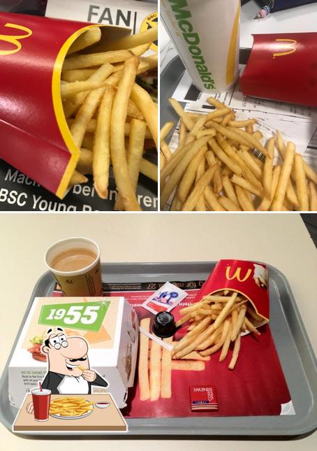 Dégustez des pommes frites à McDonald's Restaurant