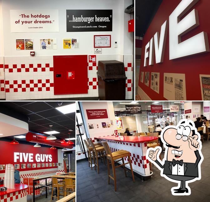 L'intérieur de Five Guys Brussels