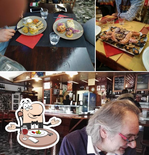 La foto della tavolo da pranzo e interni di El BACARO Hosteria cicchetteria di pesce di Callegaro Gianni