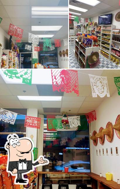 L'intérieur de Puerto Mexico, Tacos and Mexican Products