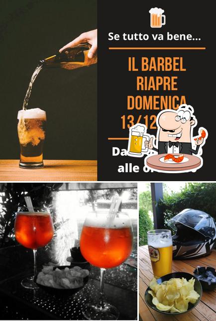 Puoi goderti un rinfrescante bicchiere di birra chiara o scura