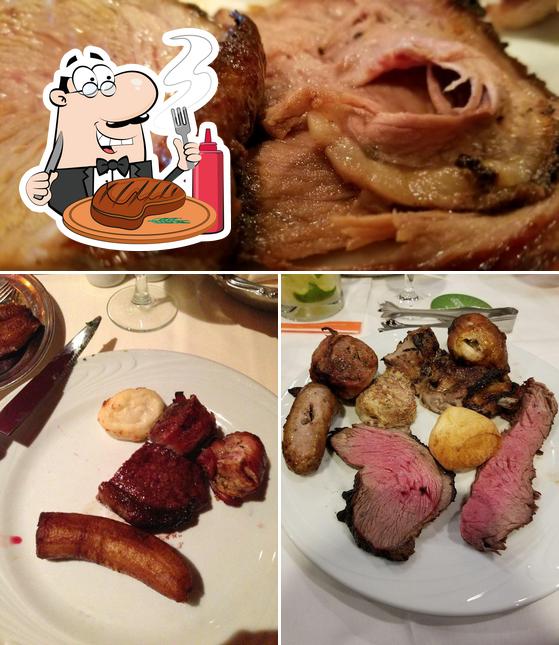 Попробуйте мясные блюда в "Fogo de Chão Brazilian Steakhouse"
