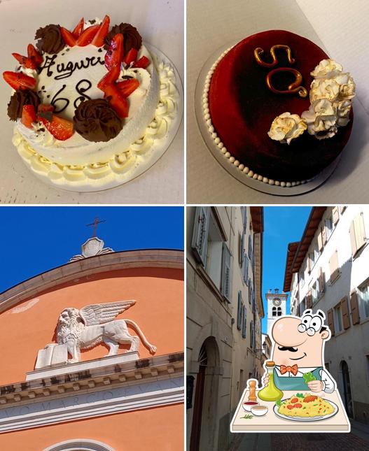 Dai un’occhiata alla foto che mostra la cibo e esterno di Pasticceria Andreatta