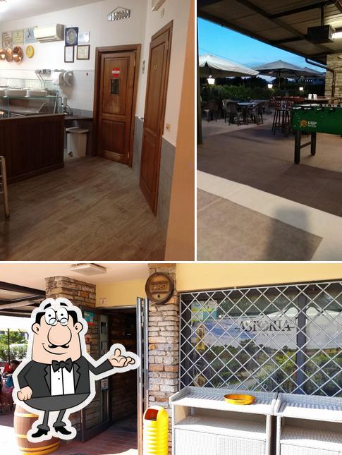 Gli interni di Bar Trattoria Pizzeria La Piazzetta